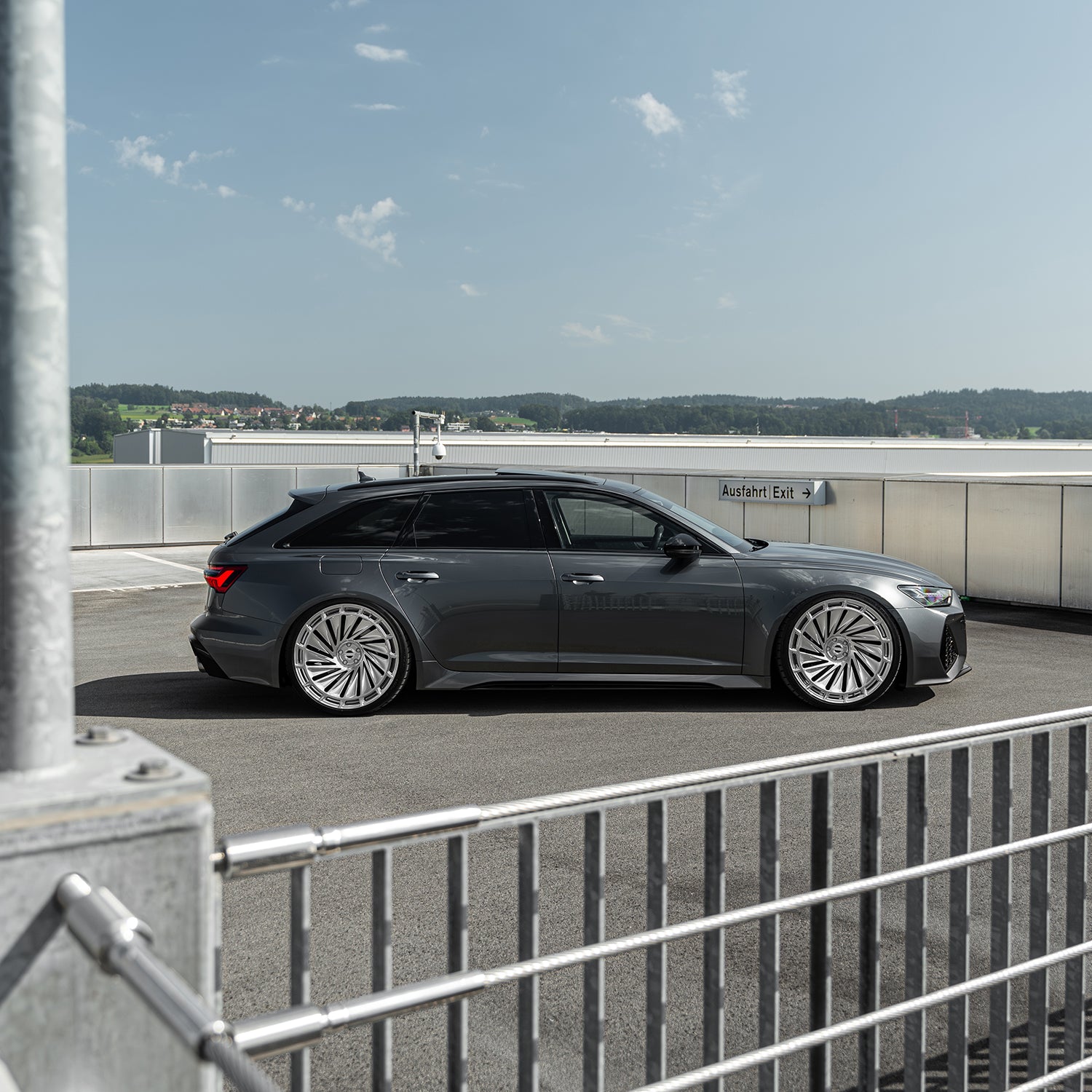 Audi RS6 C8 front quarter angle with Radi8 R808 forged wheels 23 inch – aggressive fitment