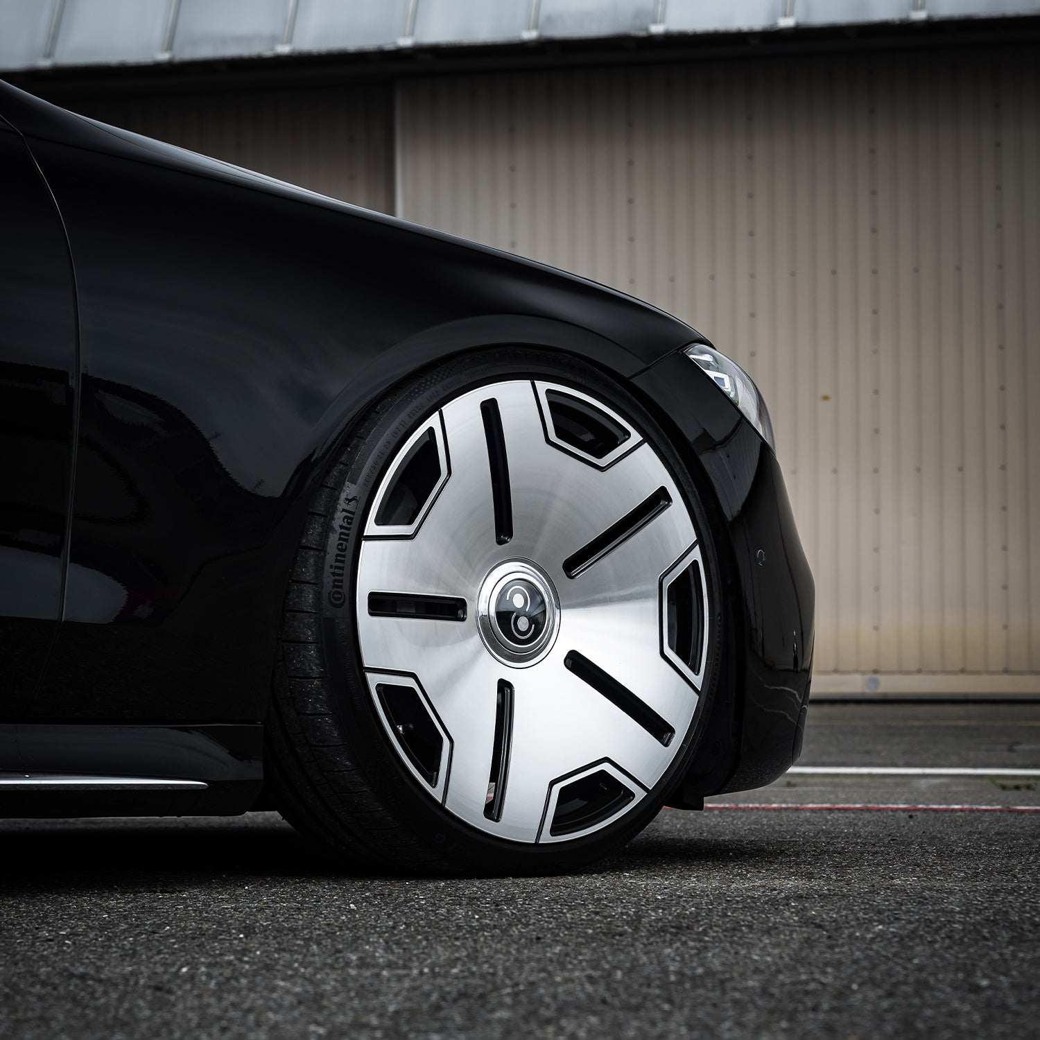 Radi8 R8L01 Forged Silver 22 Inch Wheels for Mercedes-Benz S400 W223 – Close-Up Rim Design