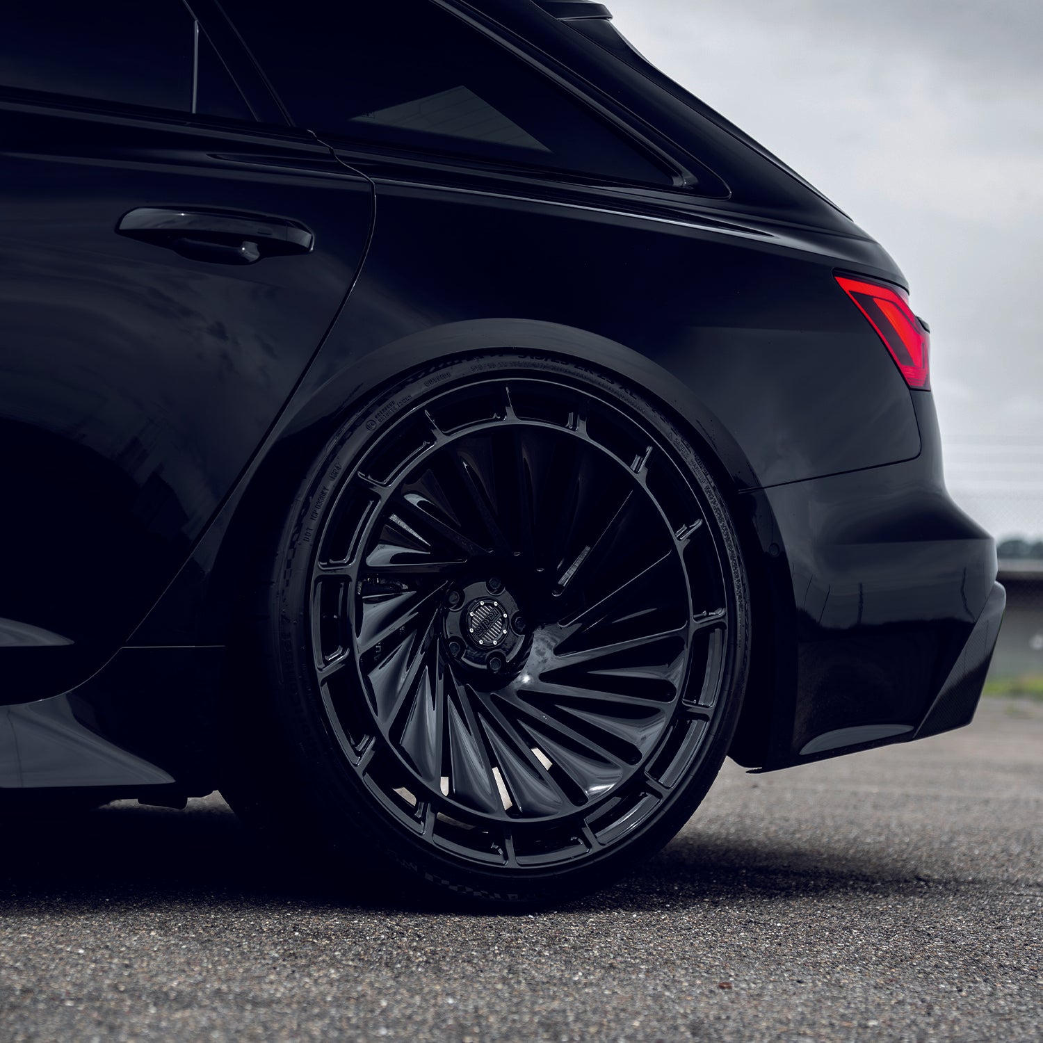 R807/R808 Setup for Audi RS6 C8 11x23 Inch