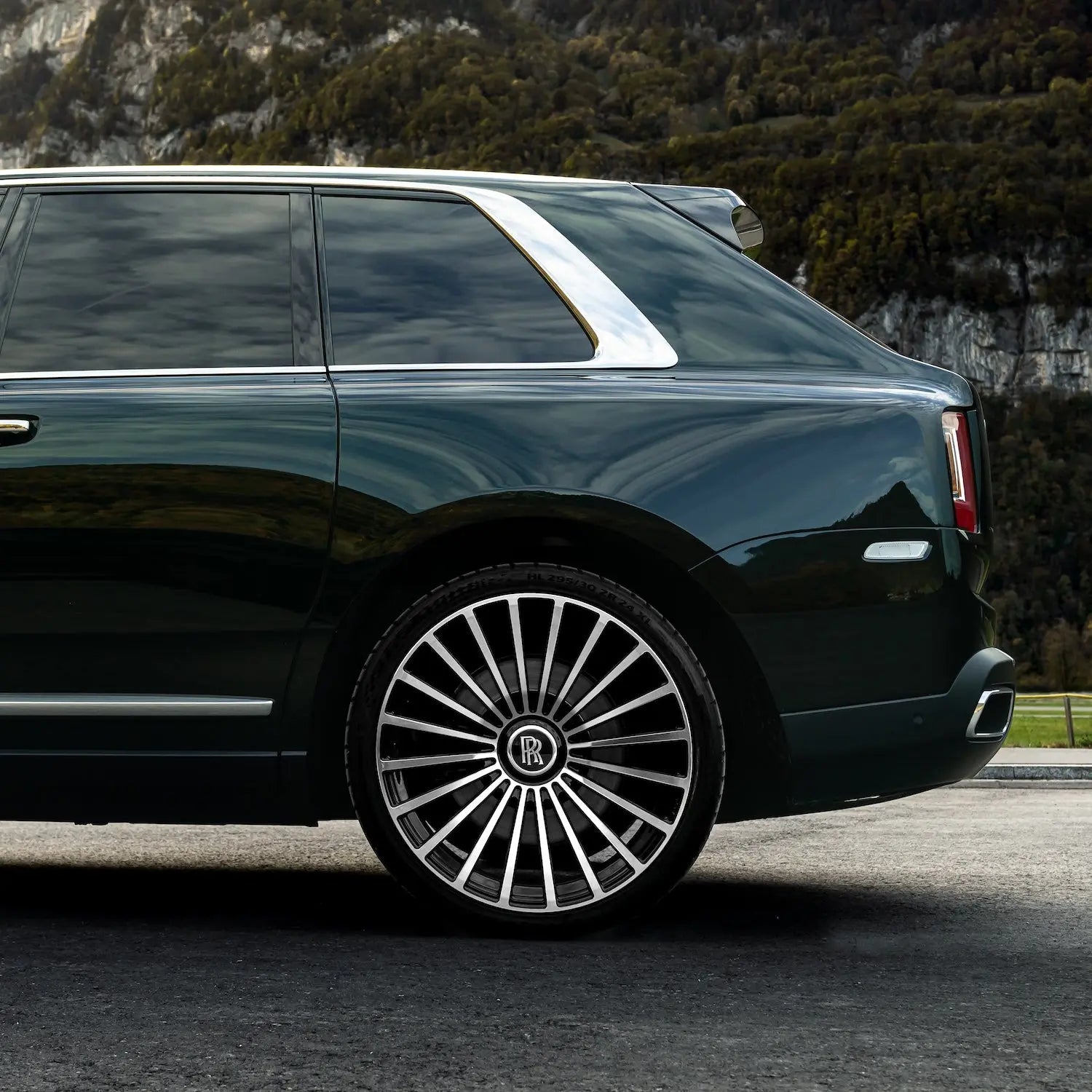 Radi8 R80L2 Forged Wheels for Rolls-Royce Cullinan – 10x24 & 10x24 Inch Custom Fitment radi8wheels