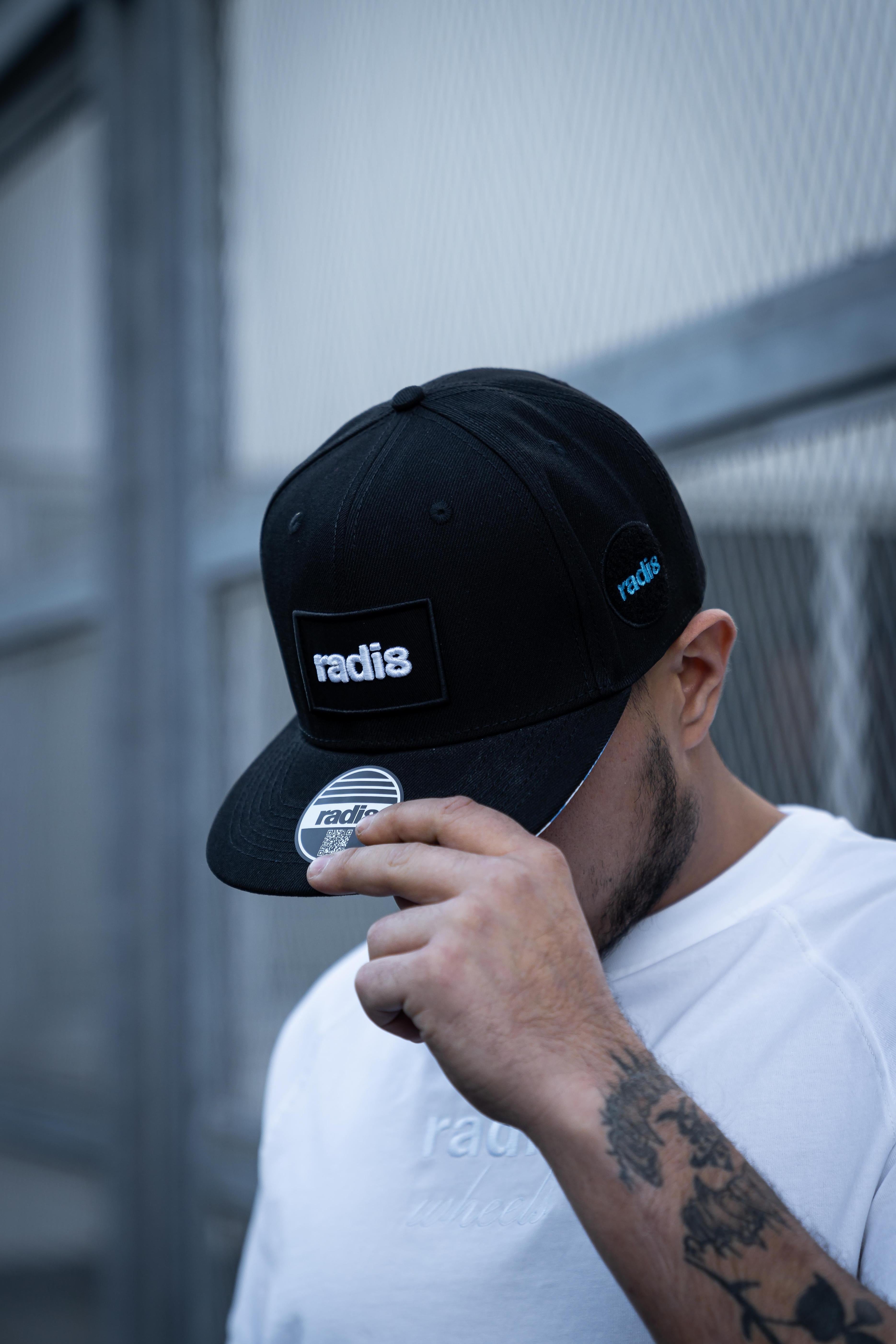 Caps
