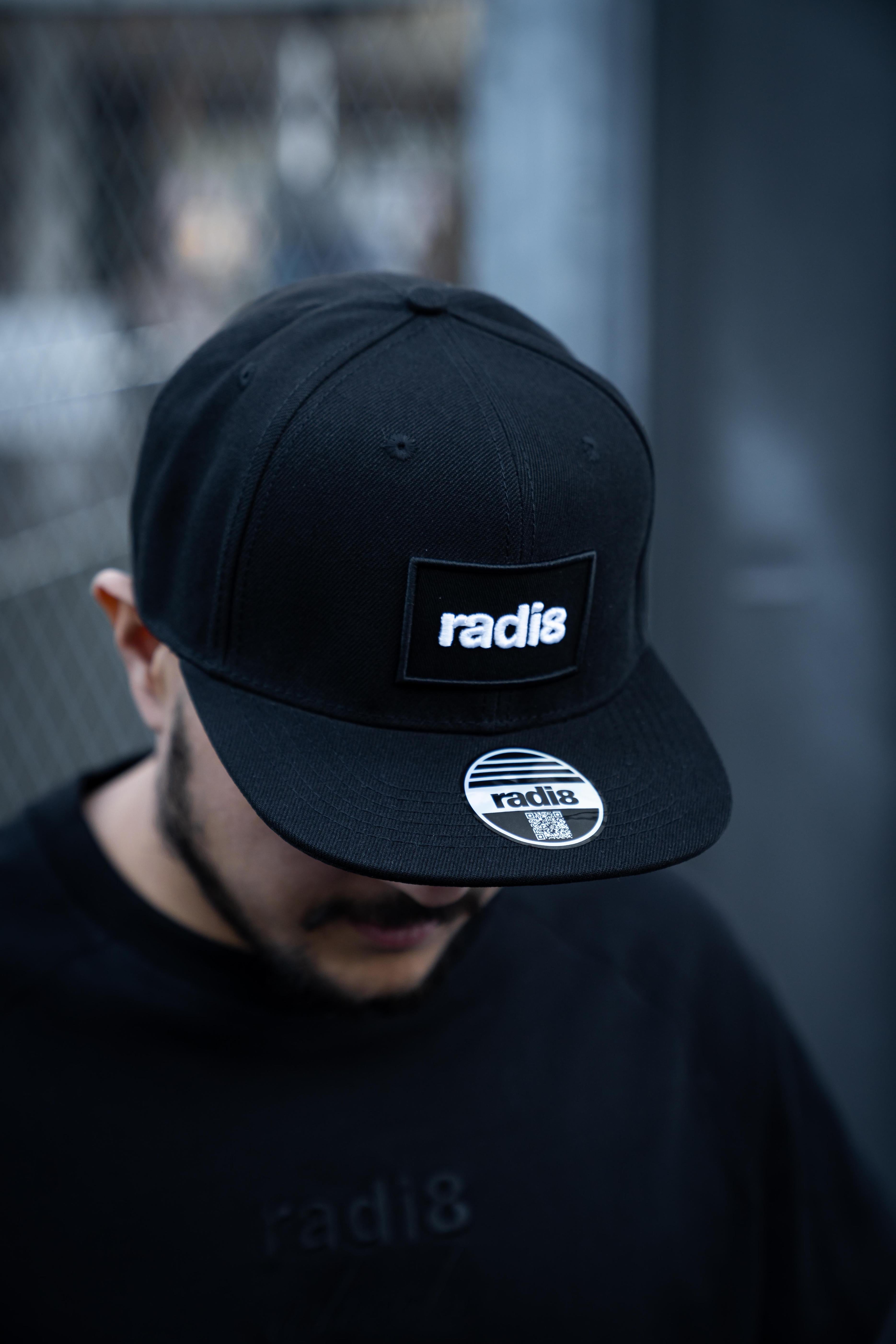 Caps