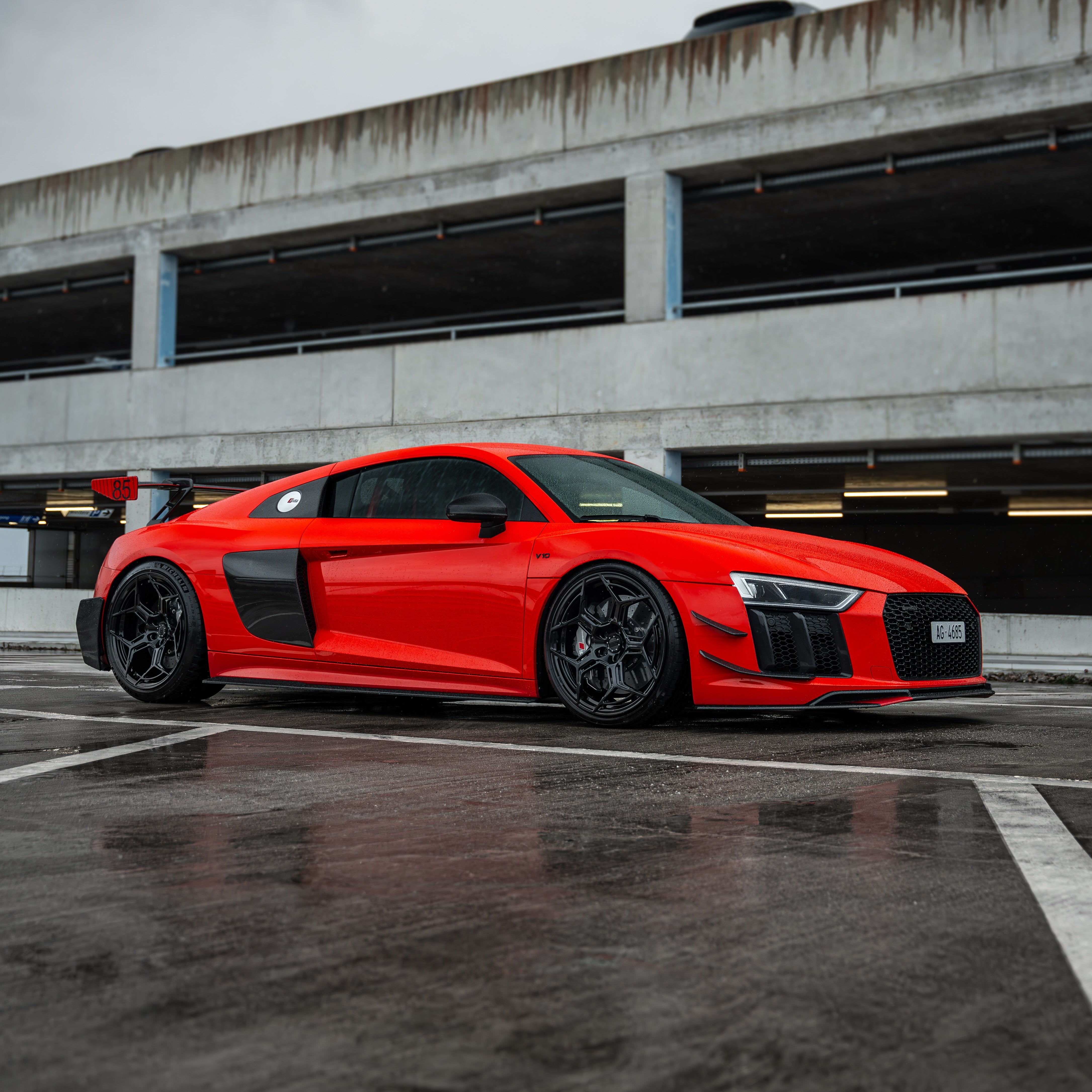Side profile of Audi R8 showing the Staggered 20/20 inch setup with Radi8 R804.C rims. | R8 Alufelgen