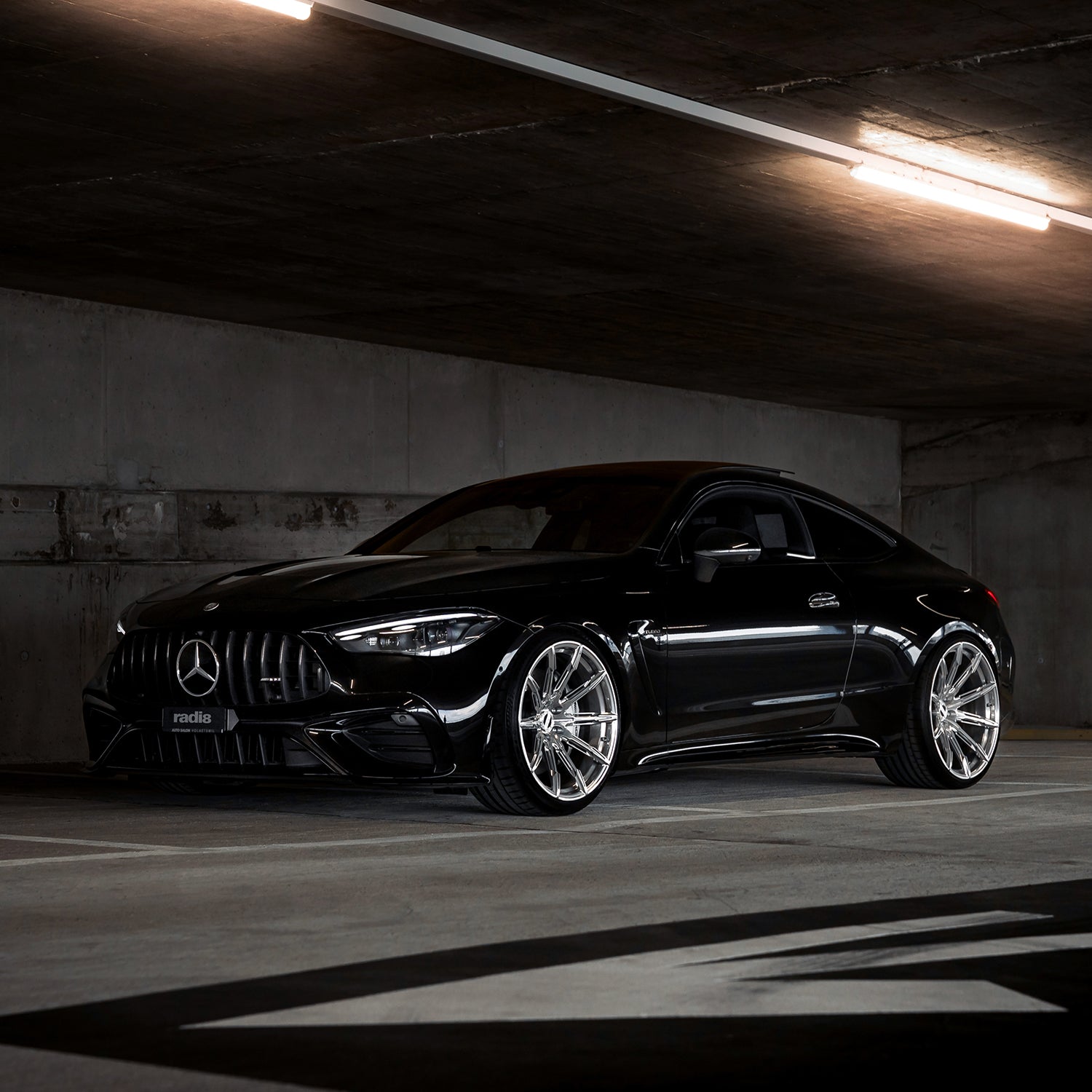 Front view of Mercedes-benz CLE 53 AMG (C236) fitted with Radi8 R806 wheels in Mirror Polished. | Mercedes-benz Felgen