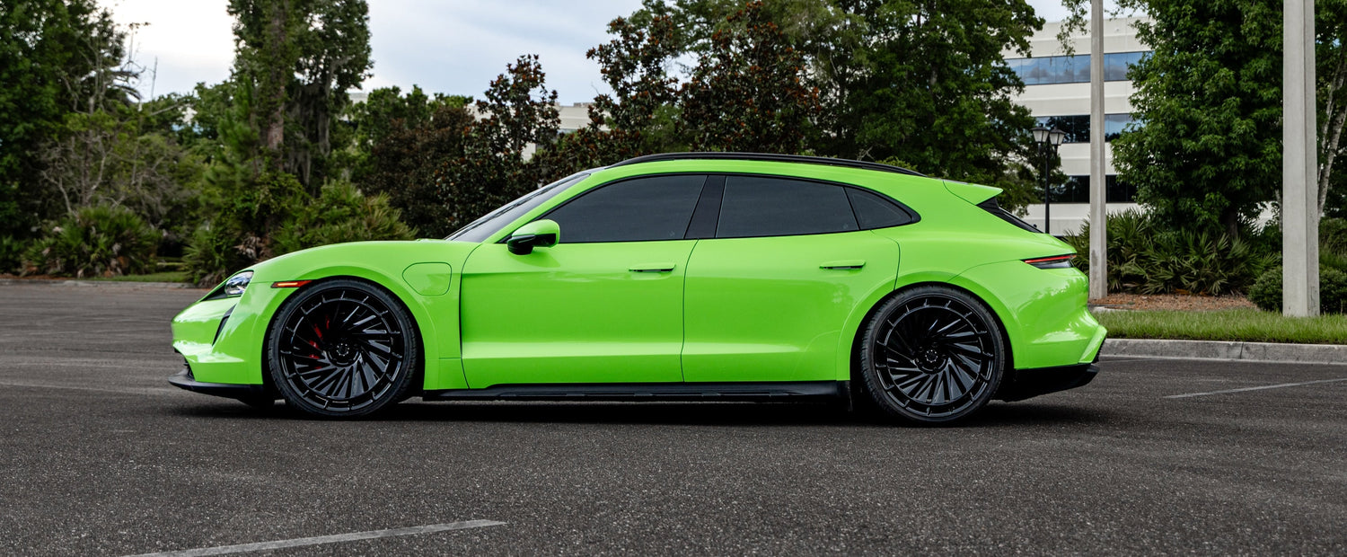 Porsche Taycan (Sport Turismo GTS) | Radi8 R807 | Staggered 22"/22" (22x9J / 22x10J)