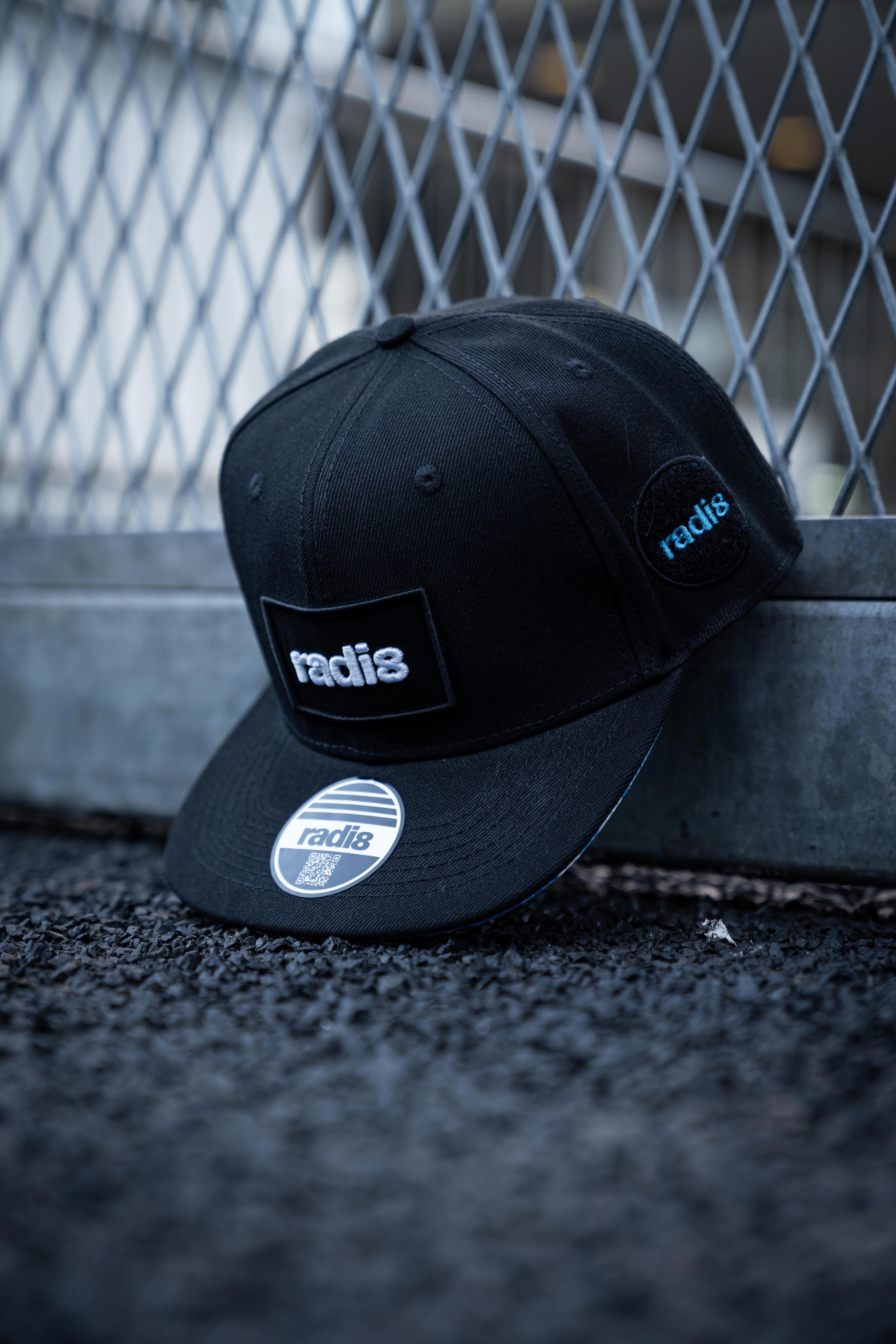 Caps