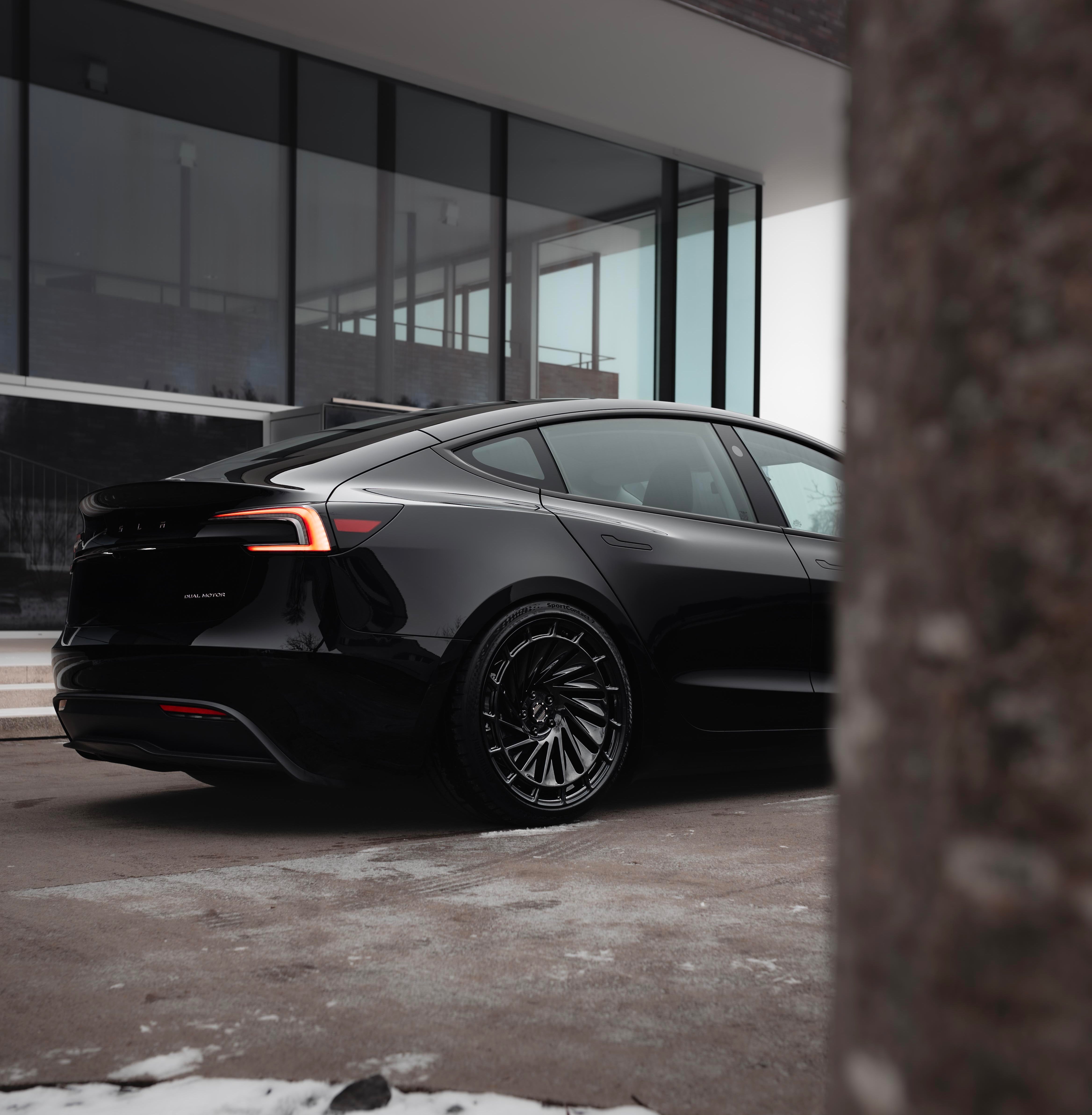 Tesla Modell 3 | Radi8 R807 | Staggered 20