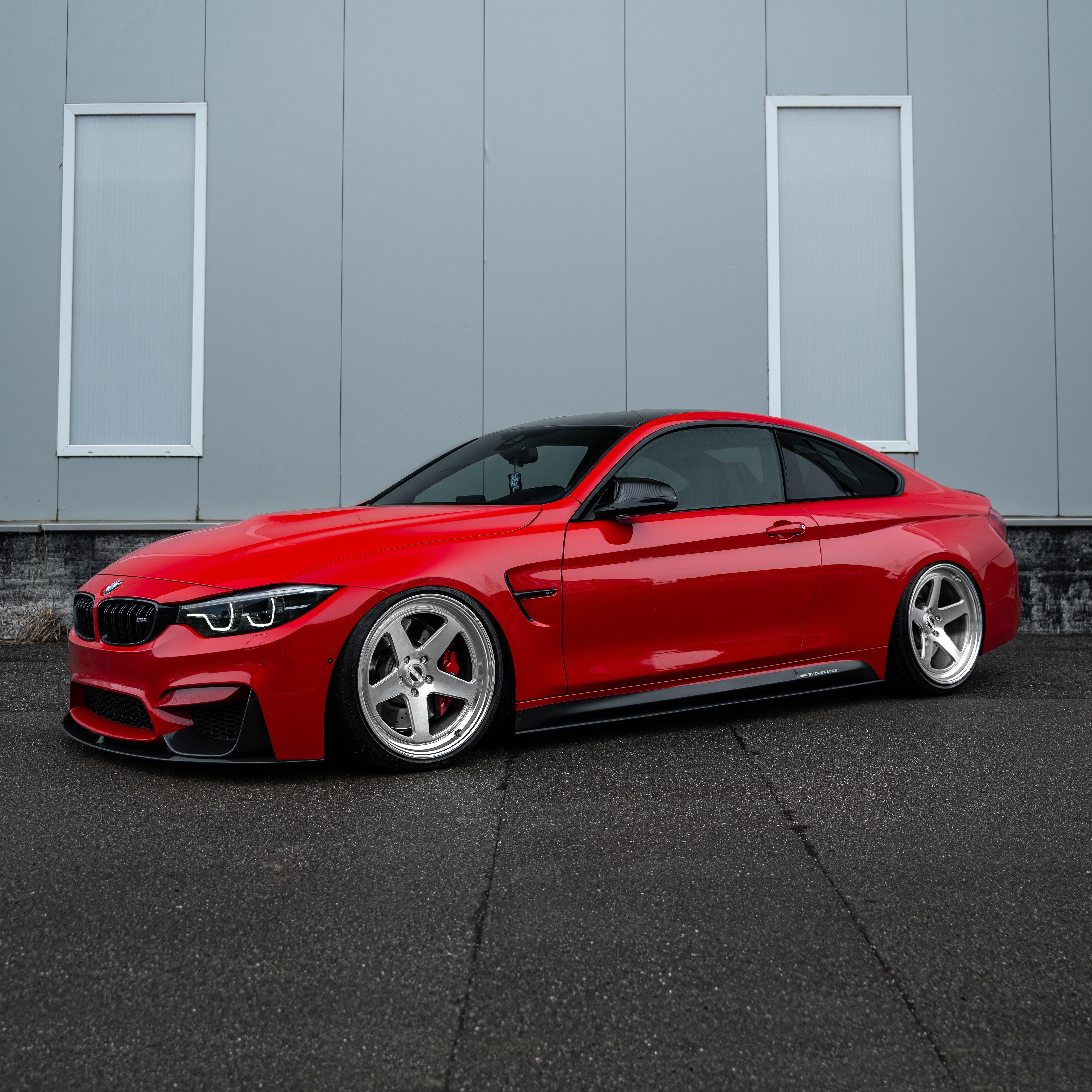 Rear quarter angle highlighting the Concave, Monoblock Forged, Deep Dish, Super Deep Concave, Step Lip ⁠ stance of the Radi8 R809 on the M4 Competition. | Concave, Monoblock Forged, Deep Dish, Super Deep Concave, Step Lip ⁠ Felgen